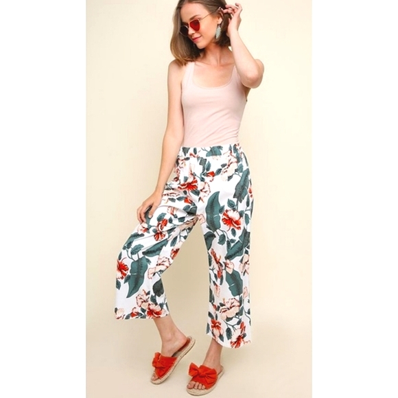 FINAL SALE 🆕🌿HIGH WAIST FLORAL PANT🌿 - Picture 2 of 5